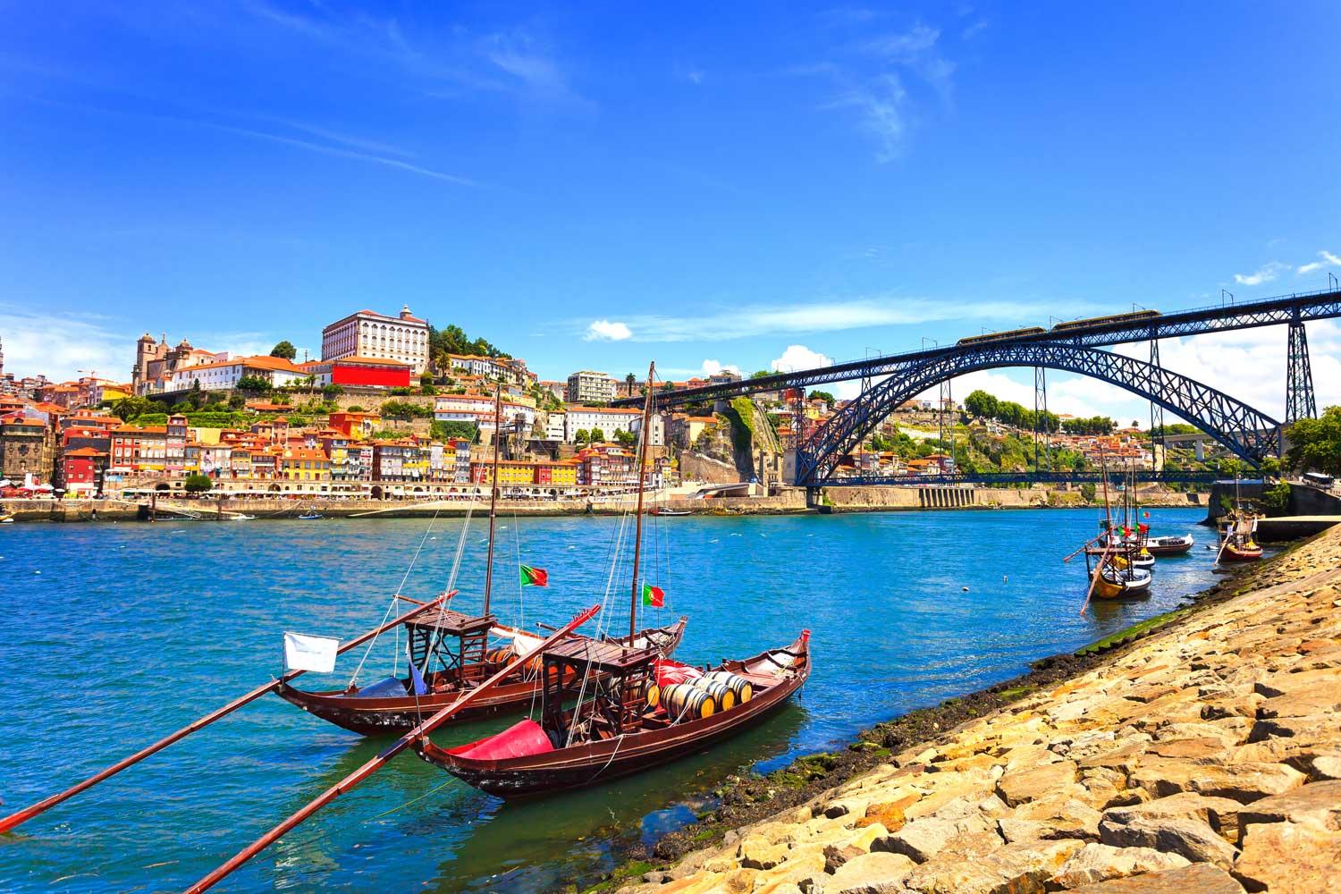 OPORTO CRUCEROS FLUVIALES CRUCEROS DUERO DOURO CRUISES CREUERS BIDAIAK #Porto #Oporto #Portugal #CrucerosDuero